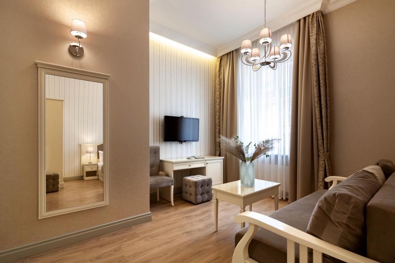 Royal Mini-Apart Hotel On Rynok Square Liov Exterior foto